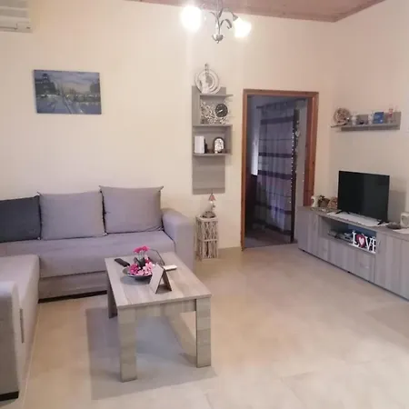 Angela's Place - Stomio Near The Sea *